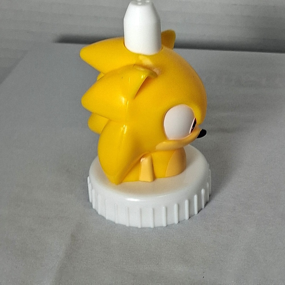 Super Sonic the Hedgehog Good 2 Grow Drink‎ Bottle Top Figure 2024 Never Used - Picture 4 of 6